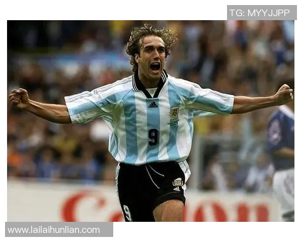 足球历史上十大最具争议与恶劣行为的球星盘点